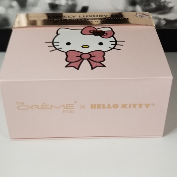 Creme Shop x Hello Kitty - Lovely Luxury Set - Cherry Blossom (Limited Edition) - Picture 8 of 12